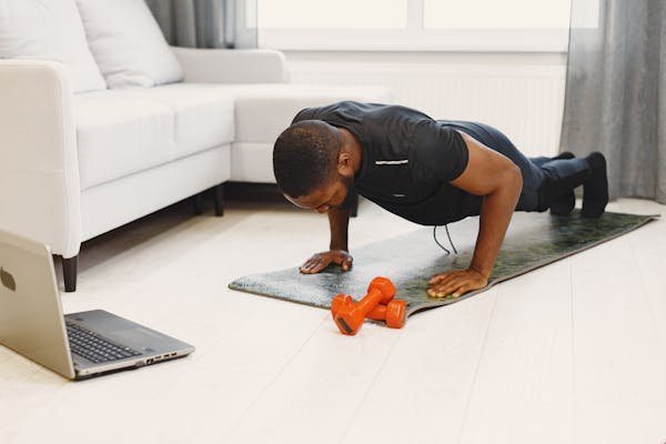 Est-ce efficace de faire du sport chez soi ? découvrez les avantages